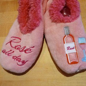 Snoozies Rose Ladies Slippers Medium 7-8